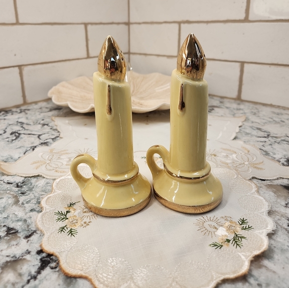 Vtg Salt & Pepper Shakers - Picture 10 of 10